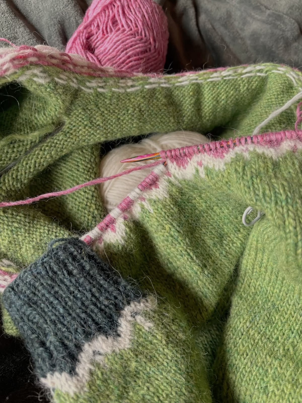 Knitted with Léttlopi